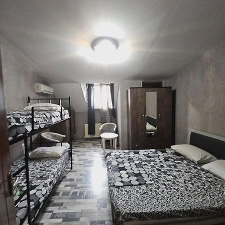 Kiev Hostel Тбілісі Екстер'єр фото
