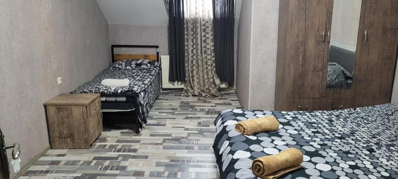 Kiev Hostel Тбілісі Екстер'єр фото