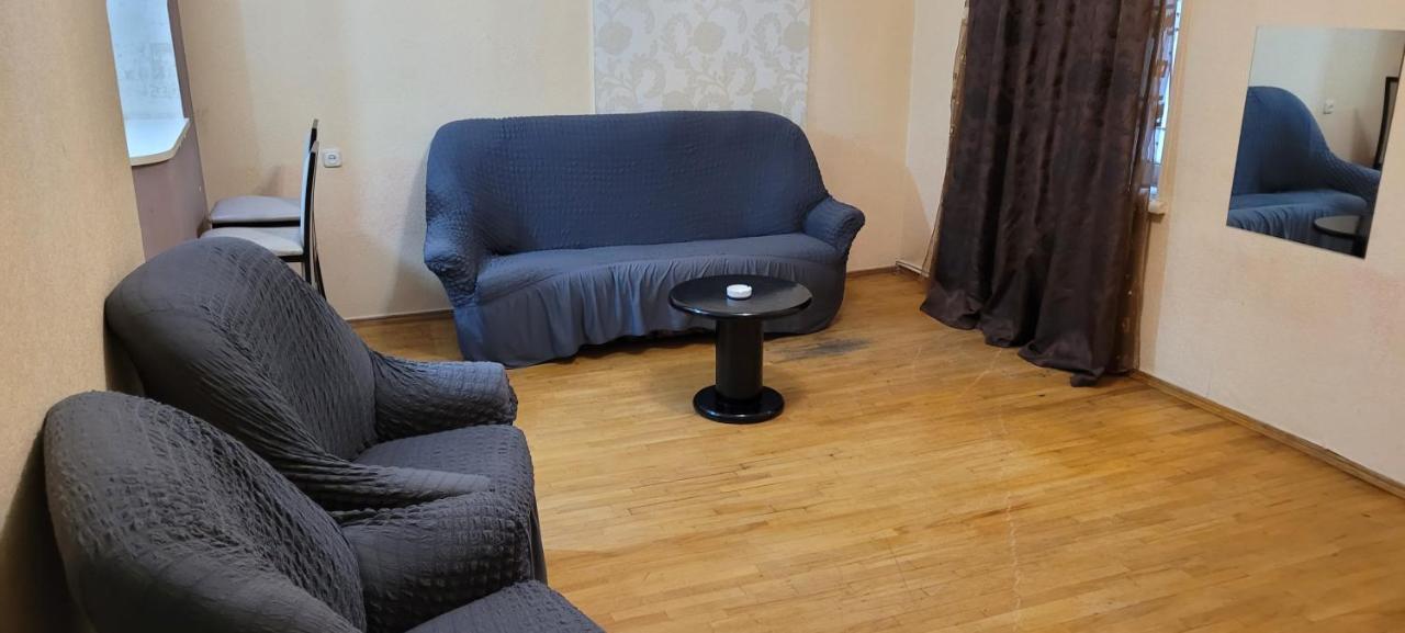 Kiev Hostel Тбілісі Екстер'єр фото