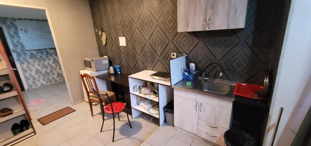 Kiev Hostel Тбілісі Екстер'єр фото