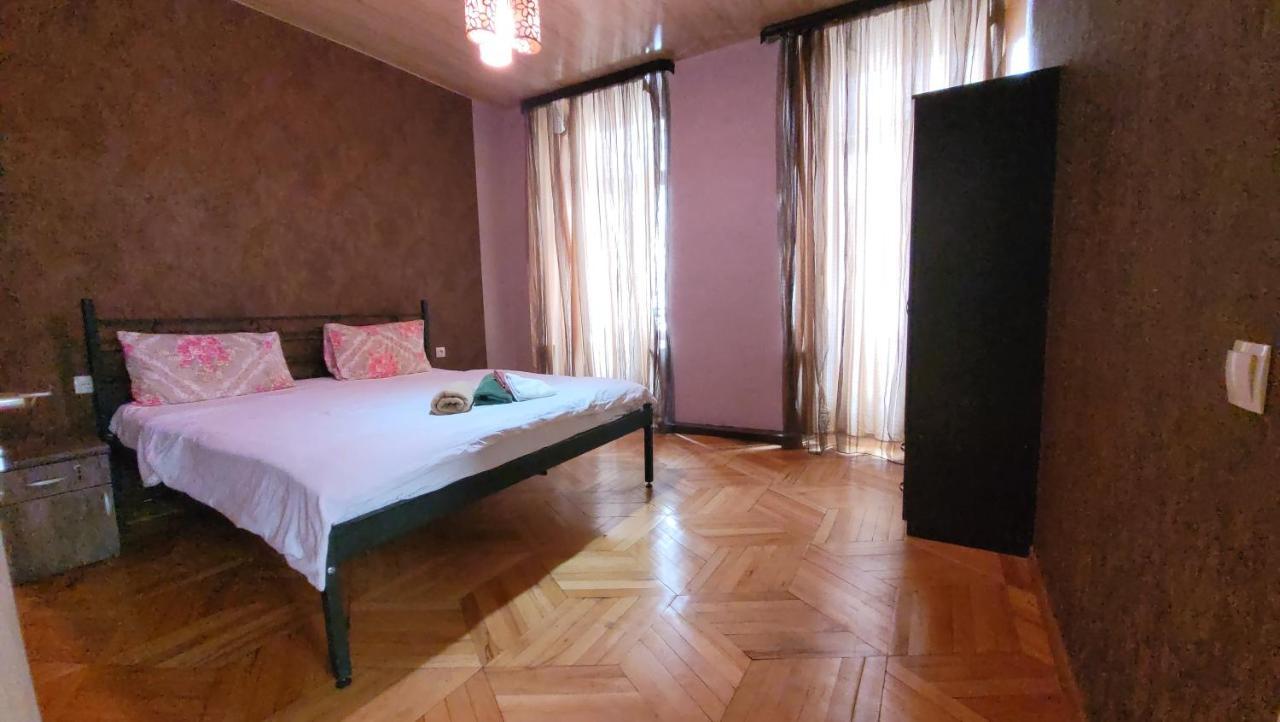 Kiev Hostel Тбілісі Екстер'єр фото