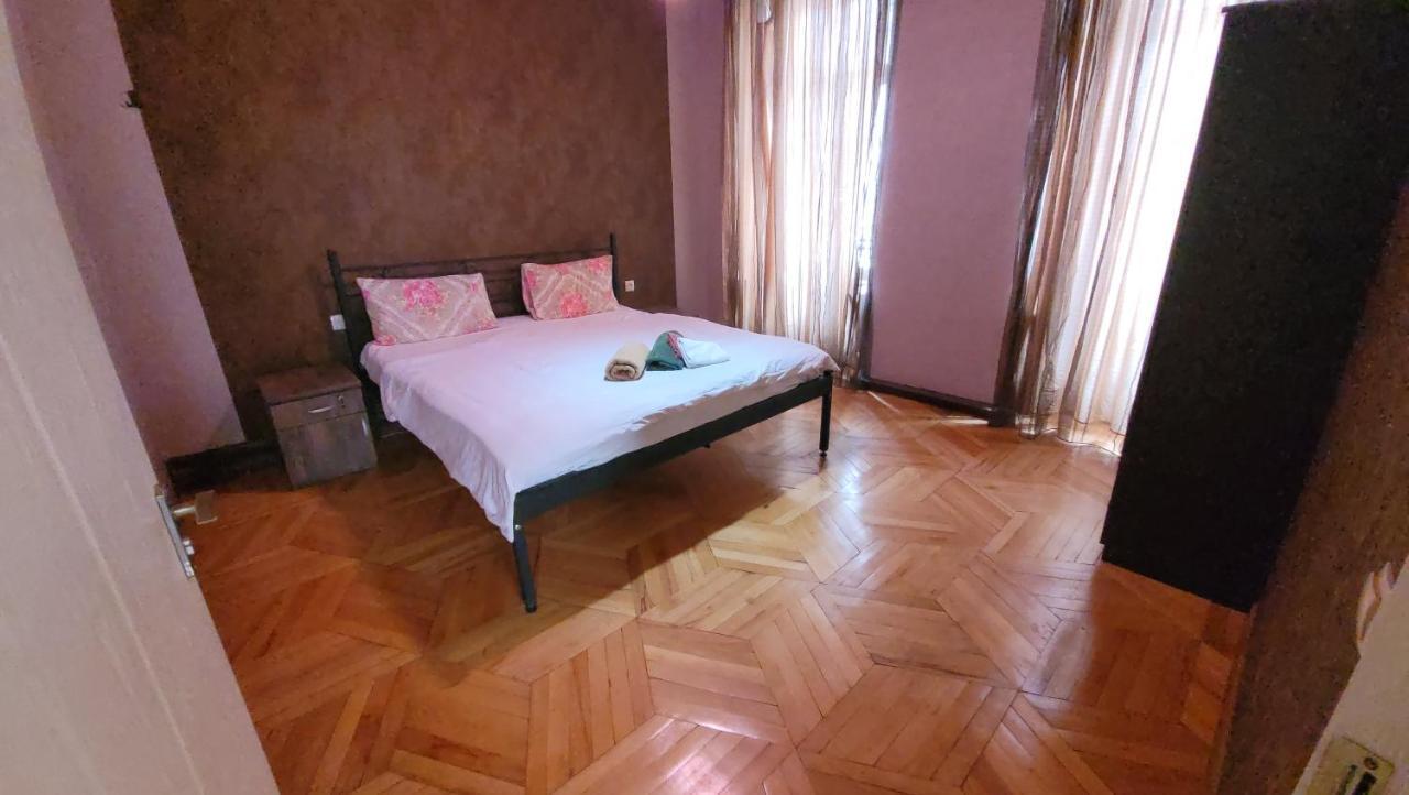 Kiev Hostel Тбілісі Екстер'єр фото