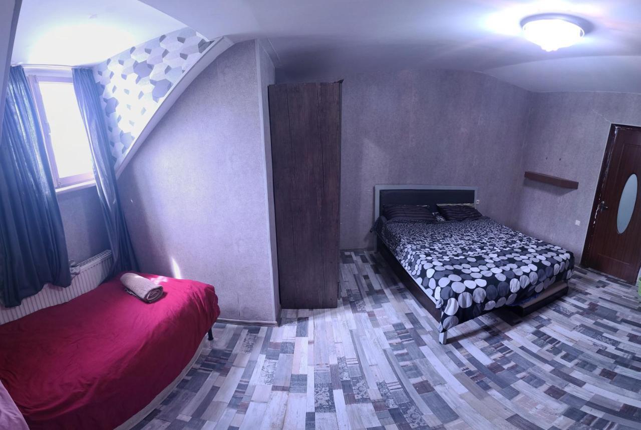 Kiev Hostel Тбілісі Екстер'єр фото