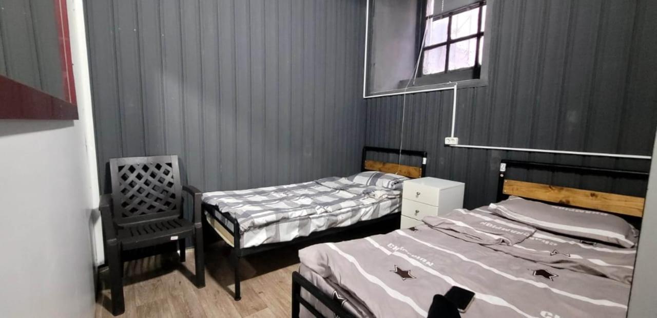 Kiev Hostel Тбілісі Екстер'єр фото