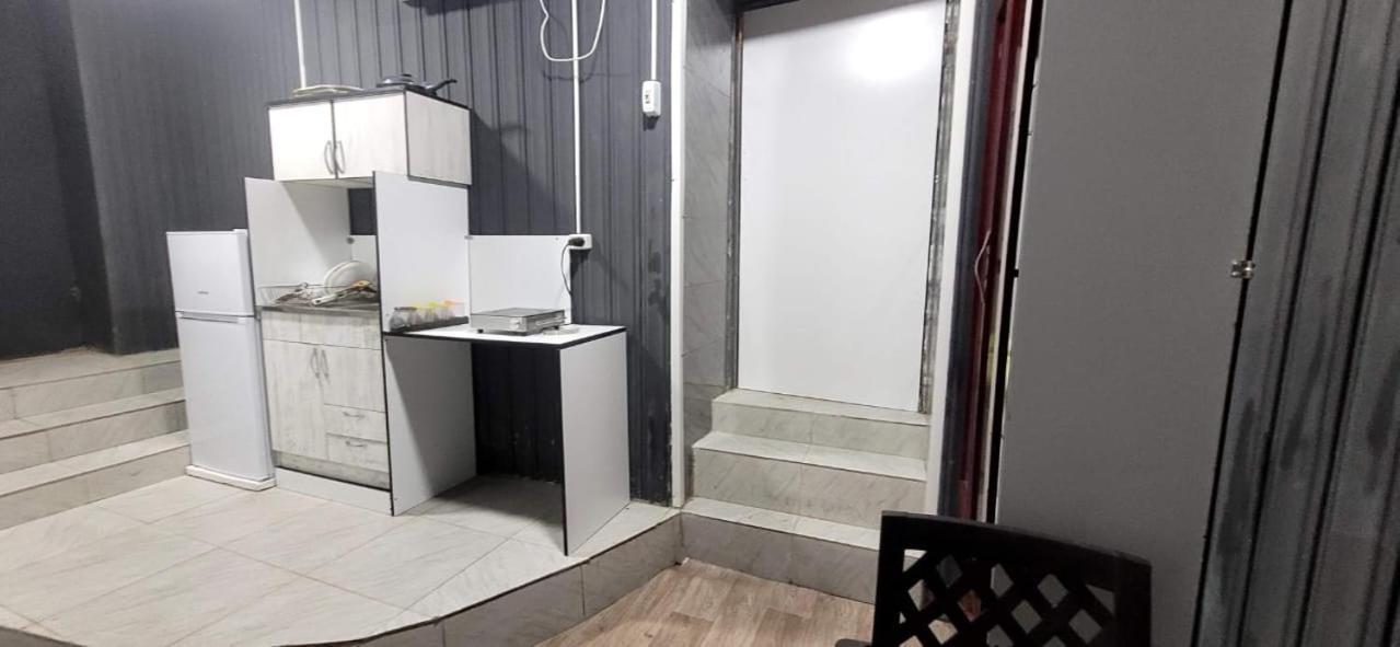 Kiev Hostel Тбілісі Екстер'єр фото