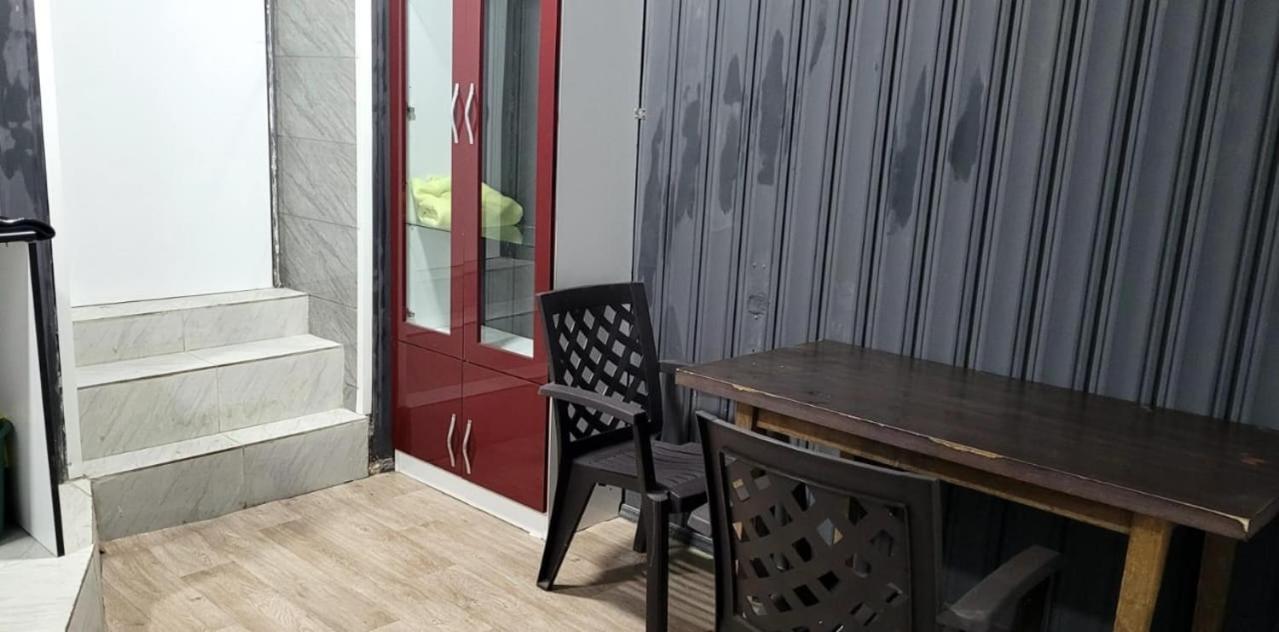 Kiev Hostel Тбілісі Екстер'єр фото
