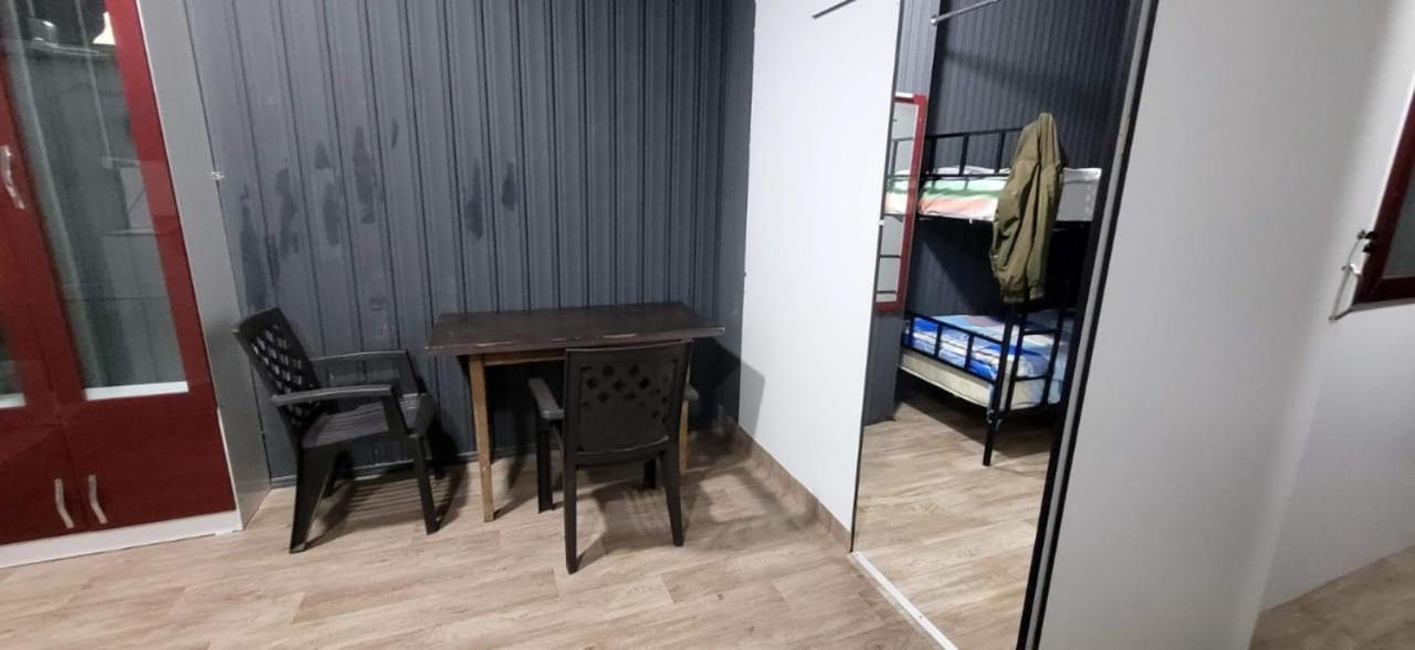 Kiev Hostel Тбілісі Екстер'єр фото