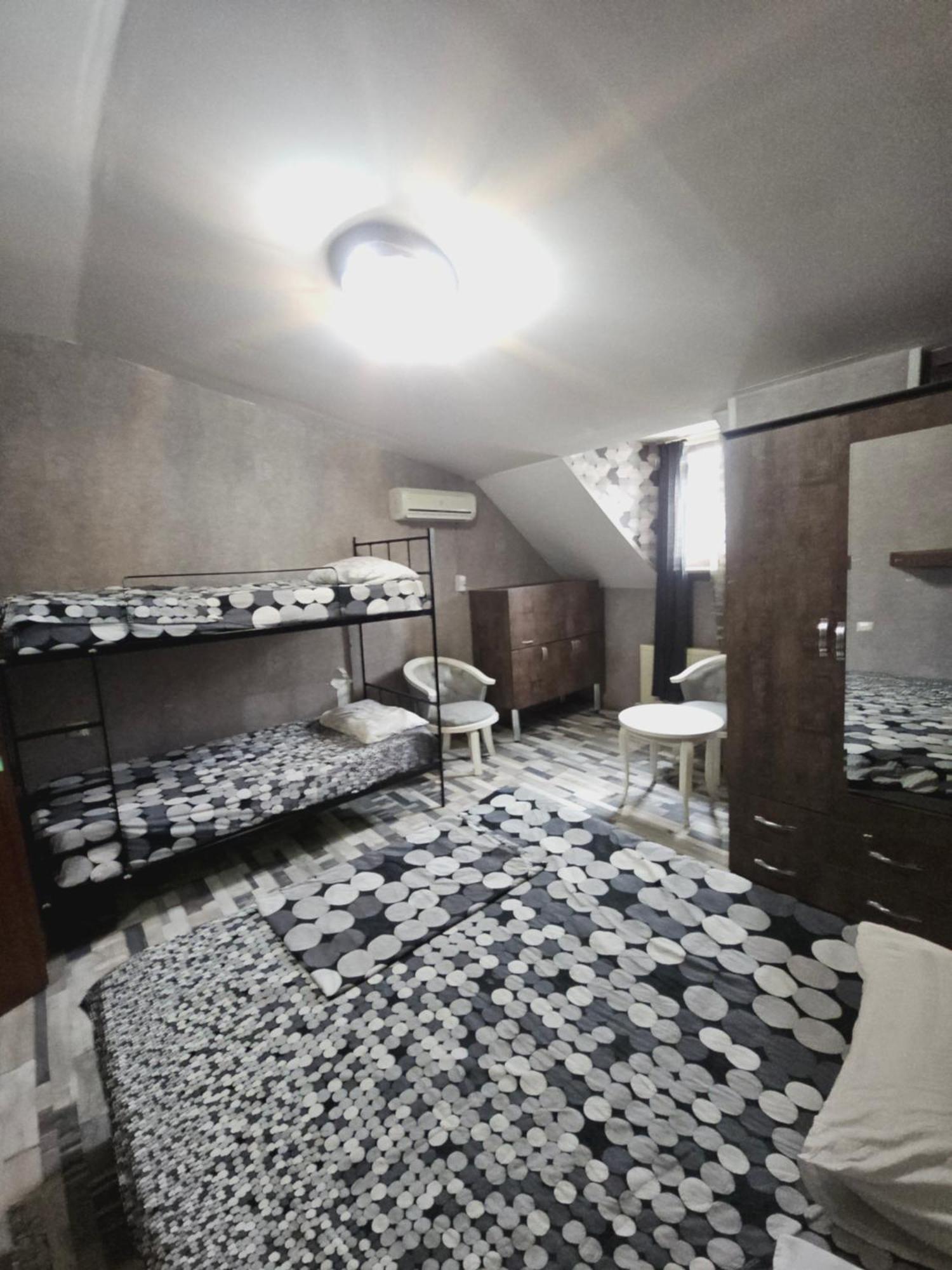 Kiev Hostel Тбілісі Екстер'єр фото