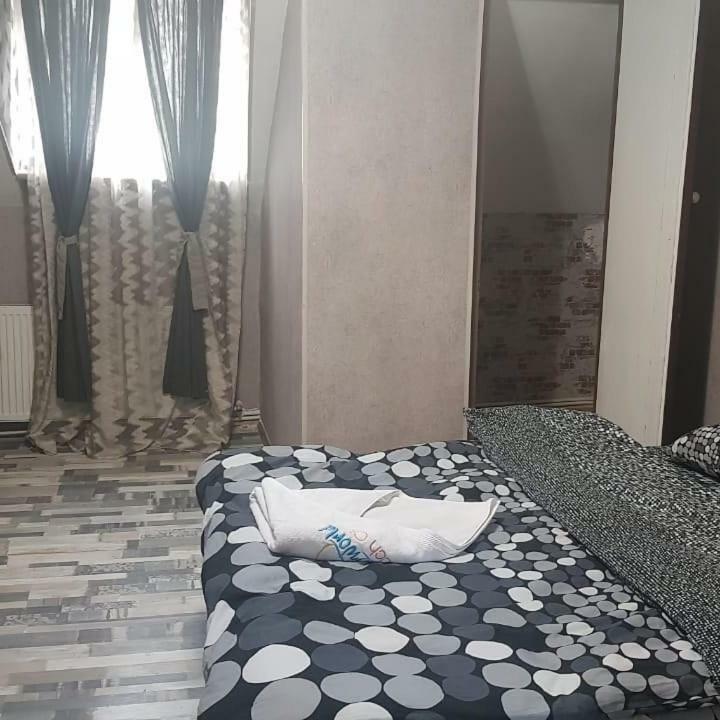 Kiev Hostel Тбілісі Екстер'єр фото